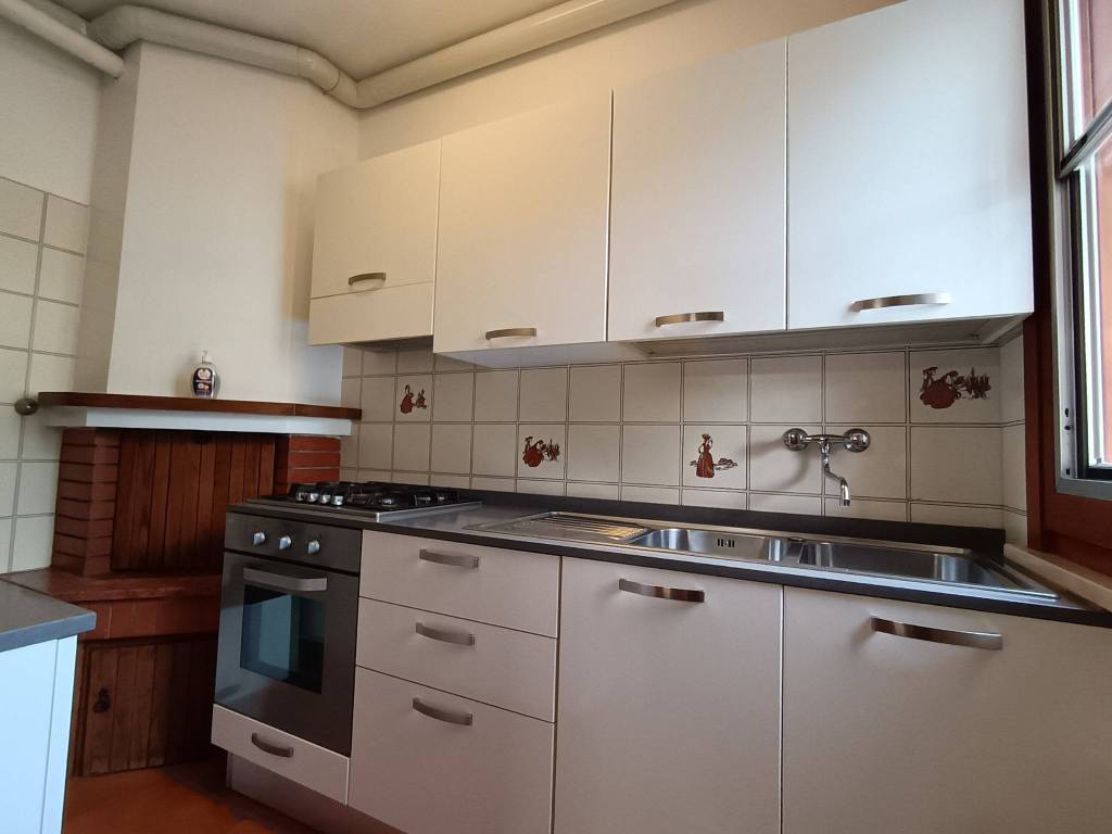 Appartamento a Jesi in Via Vincenzo Salvoni - Foto 2