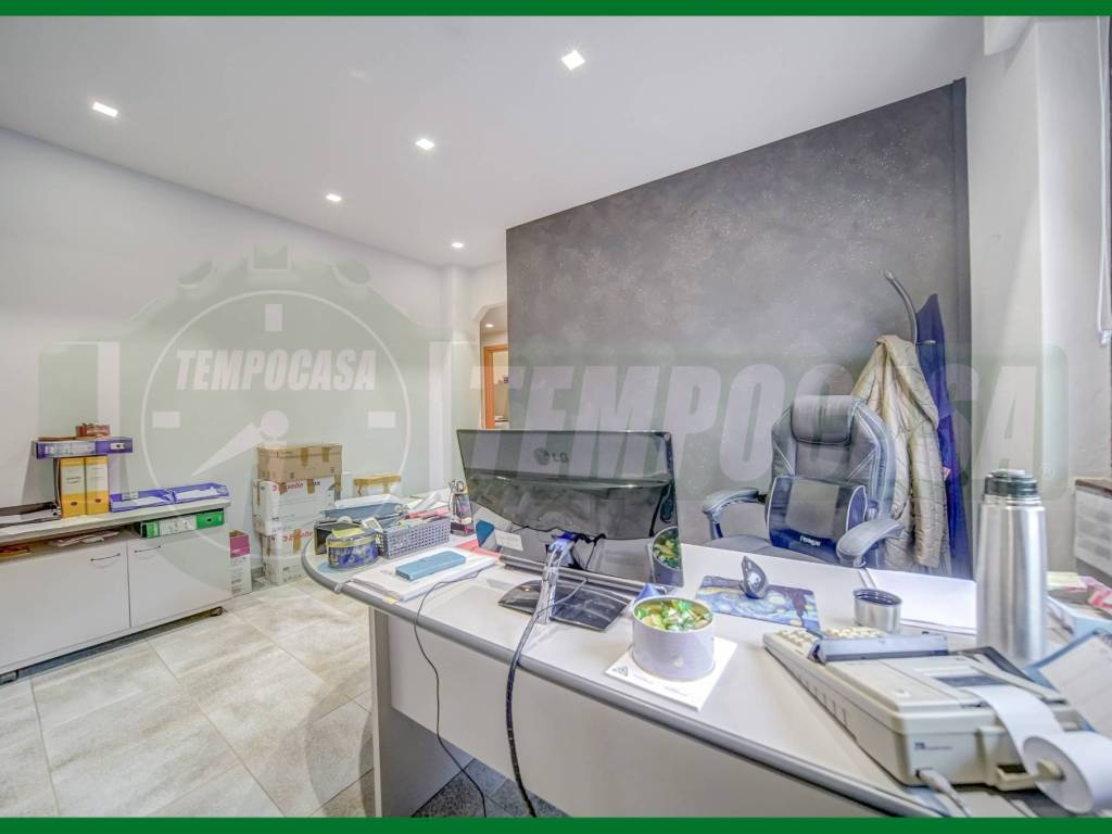 Villa a Samarate in Via Monte Golico, 79 - Foto 2