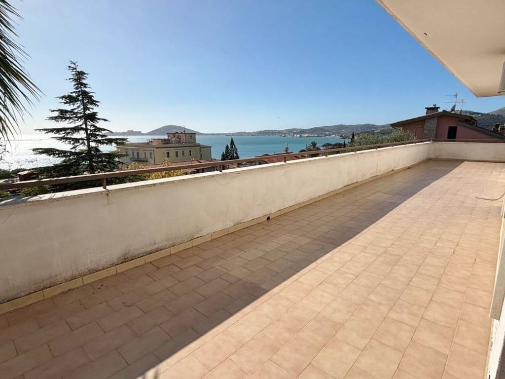 Villa a Formia in Via Remigio Paone, 5 - Foto 2