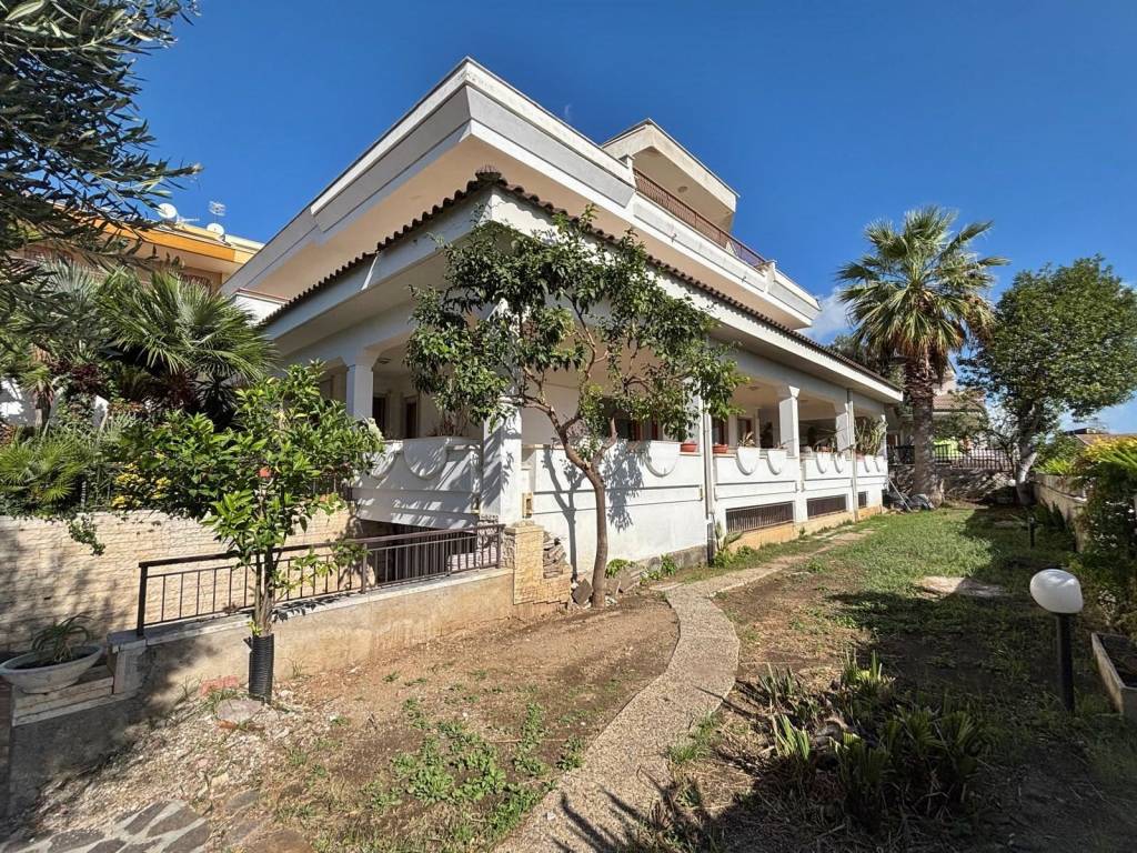 Villa a Formia in Via Remigio Paone, 5 - Foto 3
