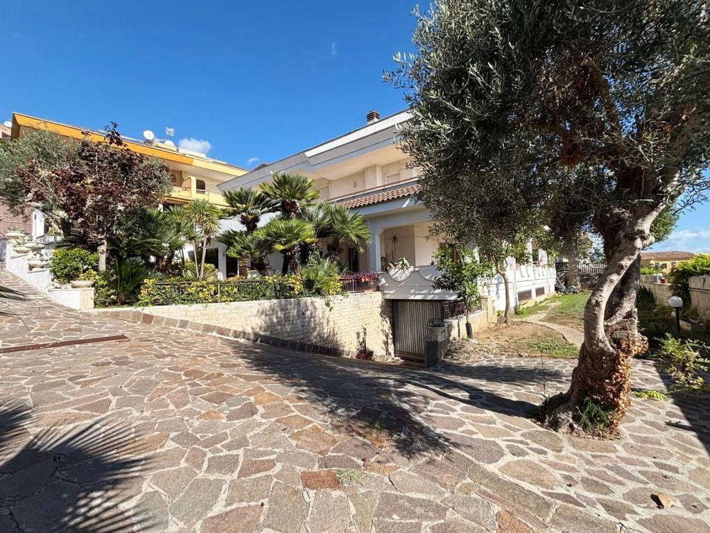 Villa a Formia in Via Remigio Paone, 5 - Foto 4