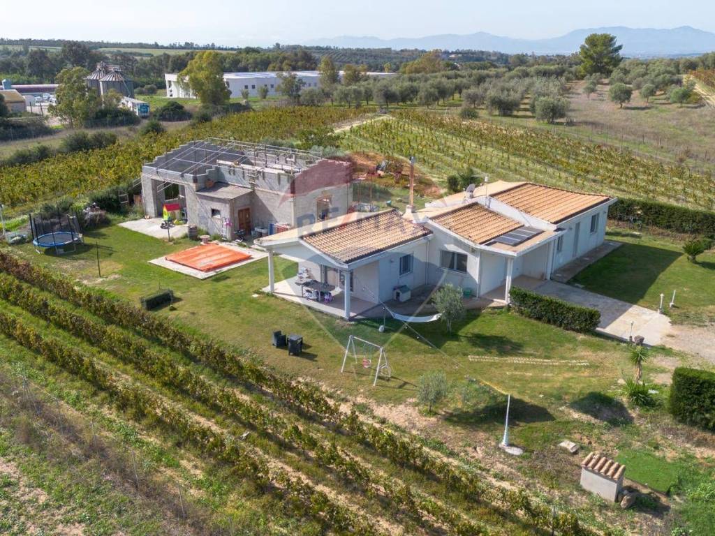 Villa a Soleminis in strada statale 387 - Foto 2