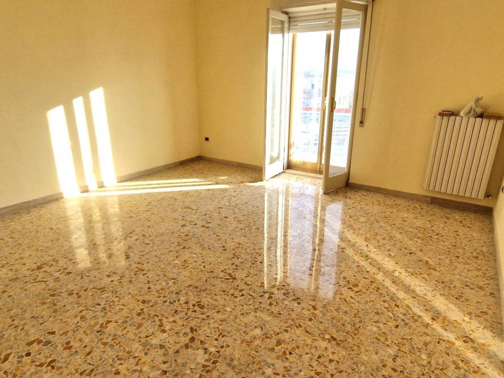 Appartamento a Trani in Via Amedeo - Foto 3