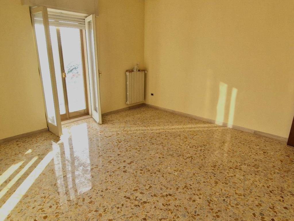 Appartamento a Trani in Via Amedeo - Foto 4