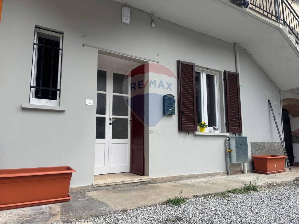 Appartamento a Viggiù in Via Castagna, 16 - Foto 2