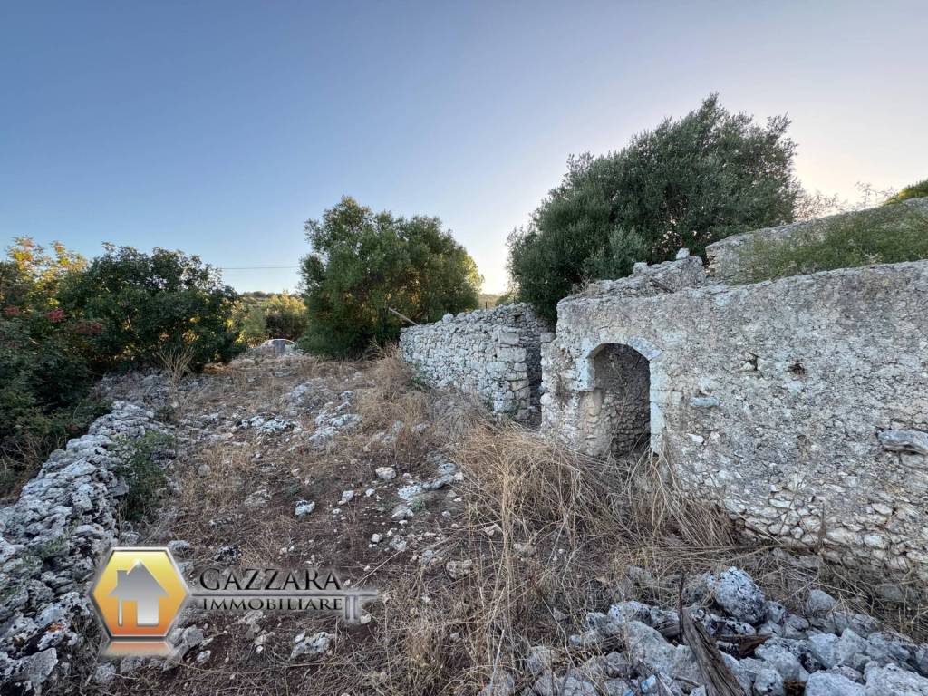 Terreno a Canicattini bagni in c.da Scacciacoppoli/cugno Lupo - Foto 4