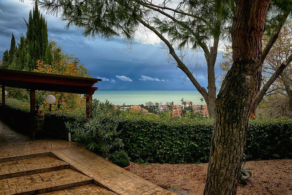 Palazzo / stabile a Roseto degli abruzzi in Strada Comunale Colle Solagna - Foto 4