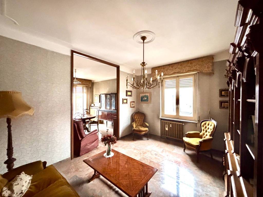 Appartamento a Valenza in Viale Vittorio Veneto, 27 - Foto 2
