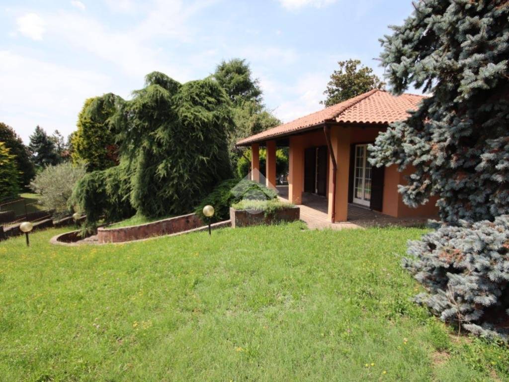 Villa a Cassago brianza in Via Ex Parco Visconti, 1 - Foto 4