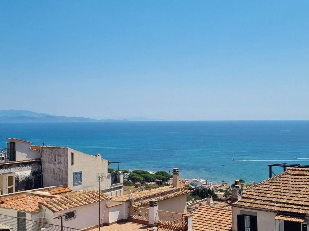 Appartamento a San felice circeo in Piazza Camillo Benso di Cavour - Foto 3