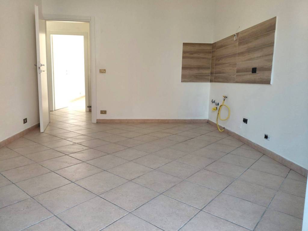 Appartamento a Tivoli in VIA LIGURIA - Foto 4