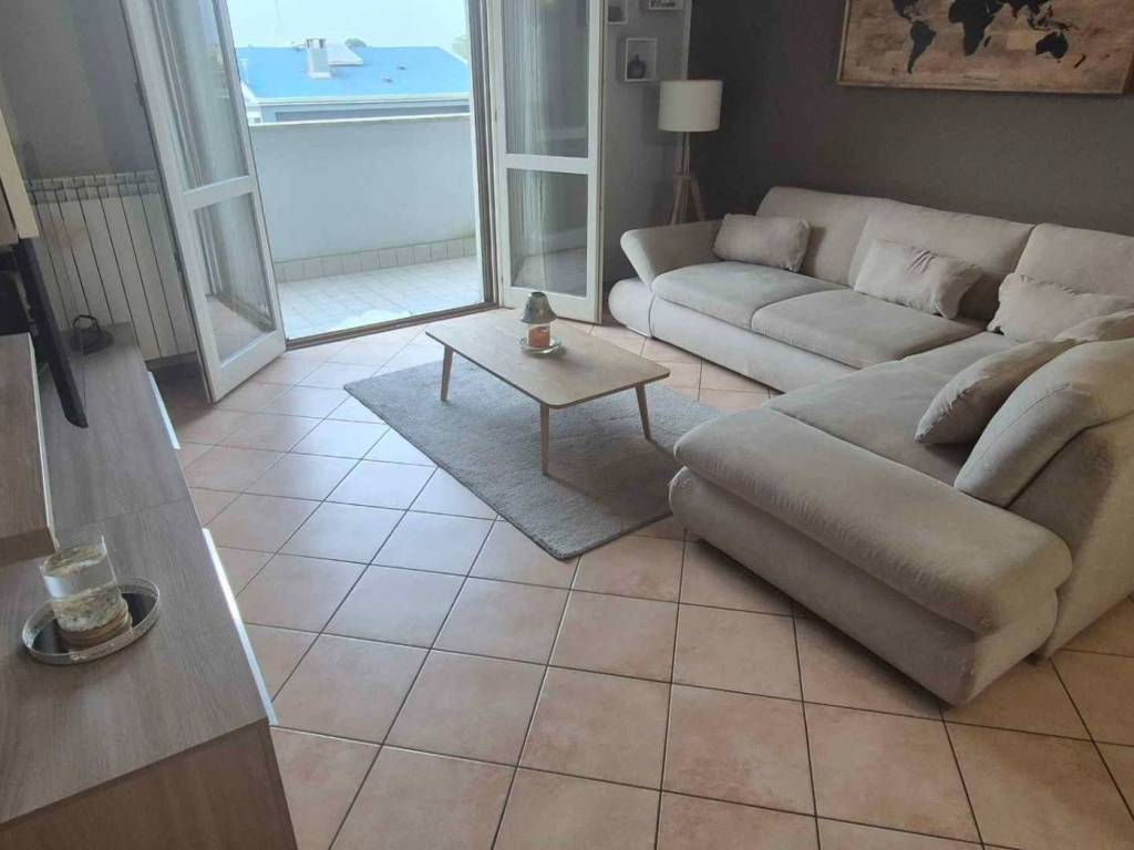Appartamento a Cerano in Via Giovanni Falcone e Paolo Borsellino - Foto 4