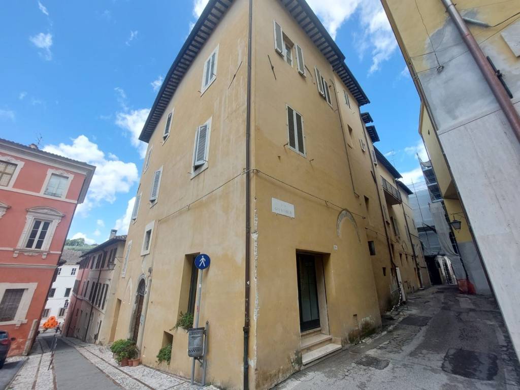 Appartamento a Spoleto in Via Plinio il Giovane - Foto 2