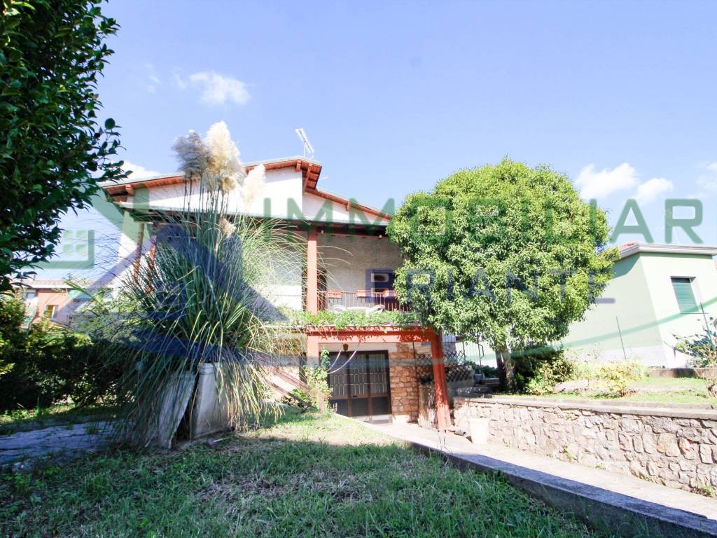 Villa a Somma lombardo in Via Guido Visconti di Modrone - Foto 2