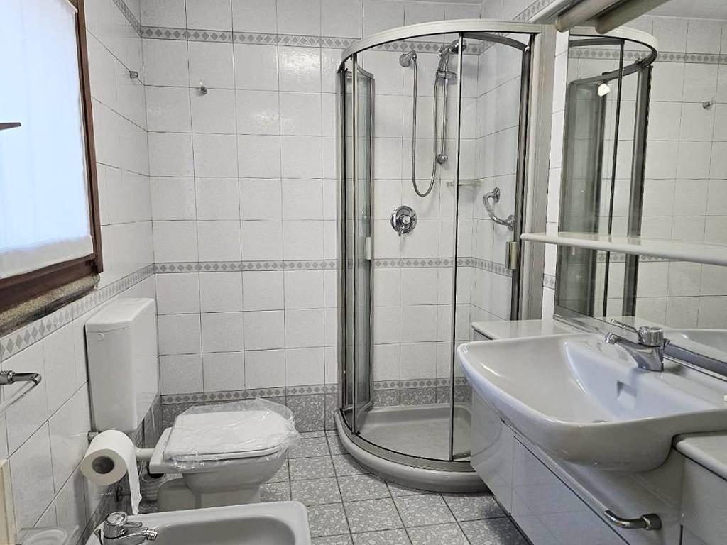 Appartamento a Cantù in Via Carlo Cattaneo, 1 - Foto 4
