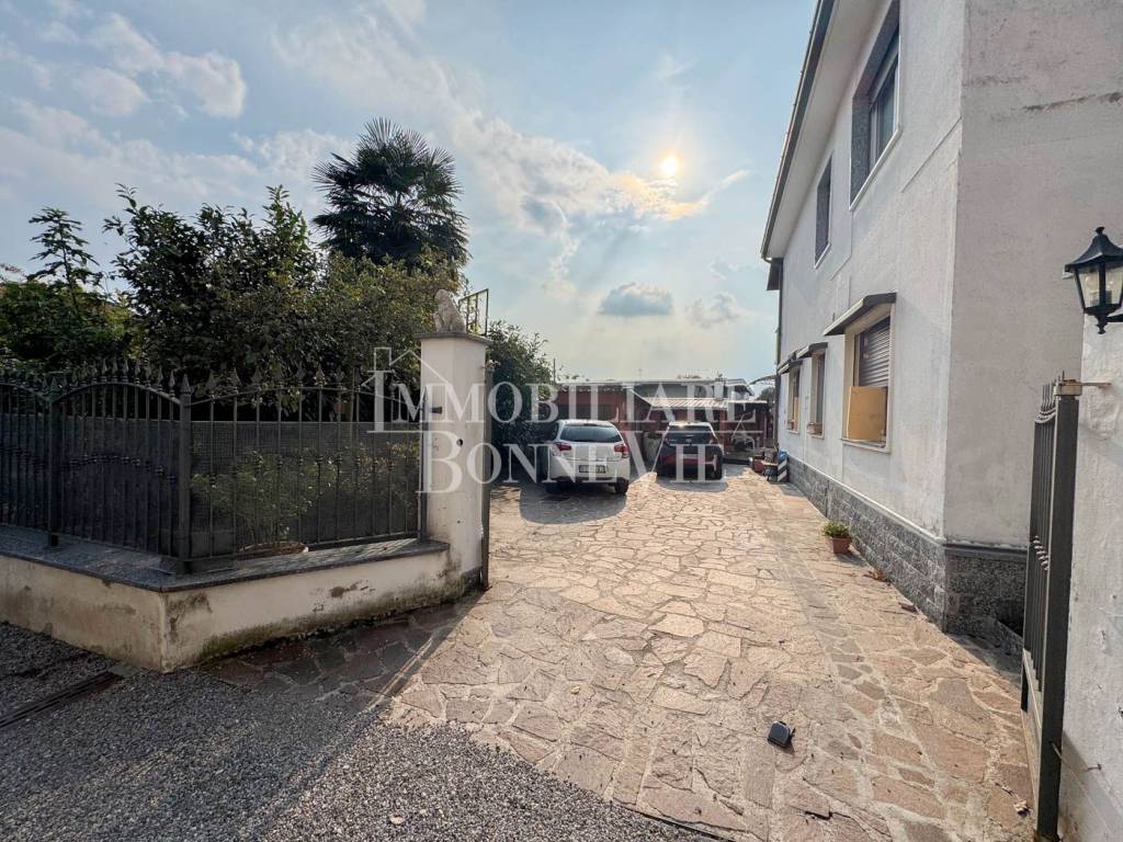 Villa a Vertemate con minoprio in Via Carcano, 9 - Foto 5