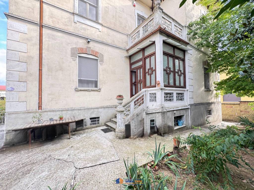 Villa a Montegrosso d'asti in Via Re Umberto, 39 - Foto 2