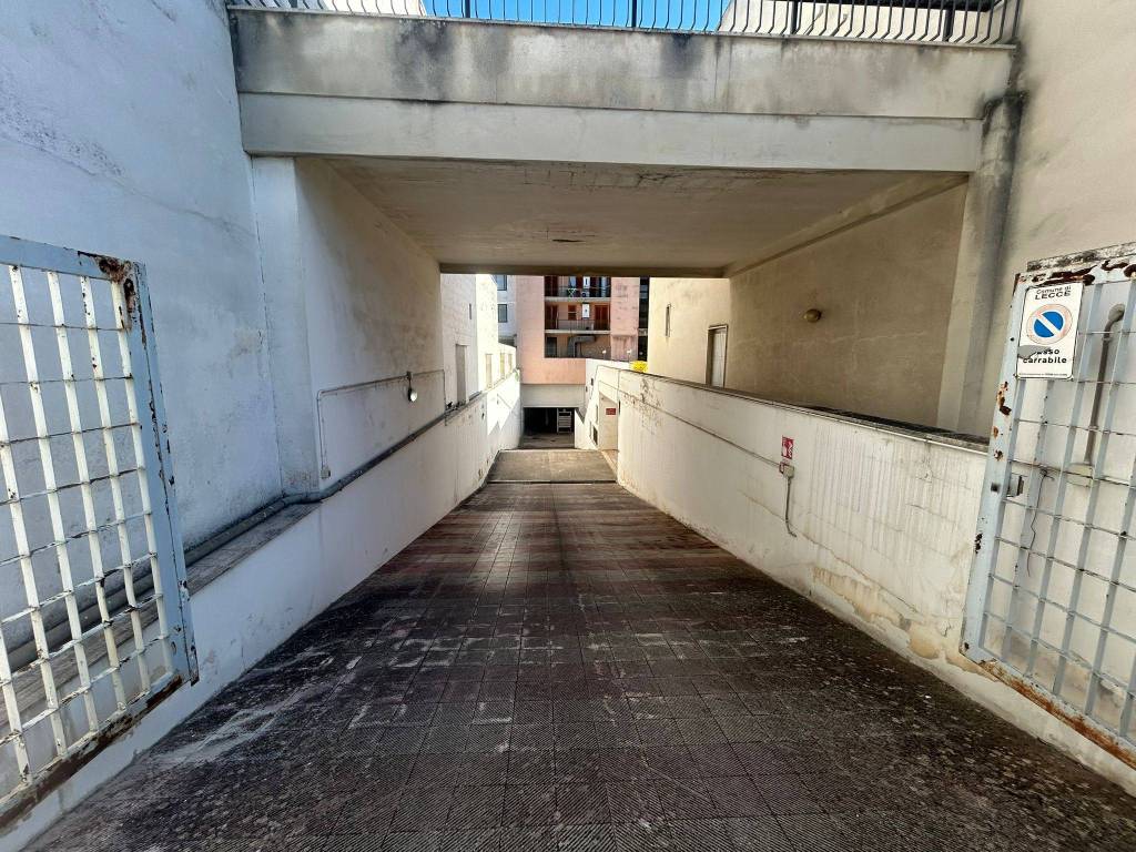 Box / garage a Lecce in Viale della Libertà, 141 - Foto 2