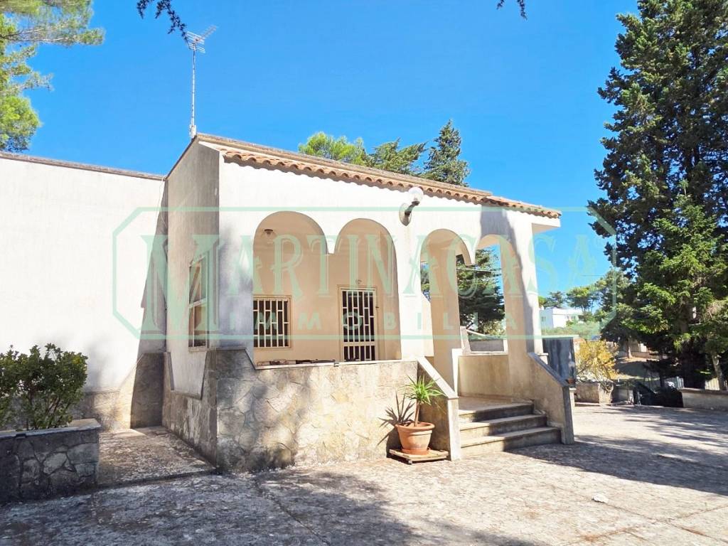 Villa a Martina franca in Strada Lamia Vecchia Zona F - Foto 2