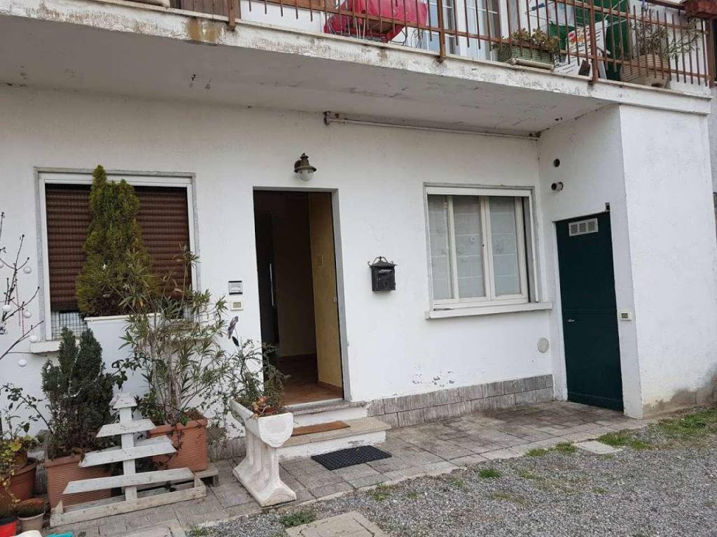 Casa indipendente a Carnago in via Cesare Battisti - Foto 2