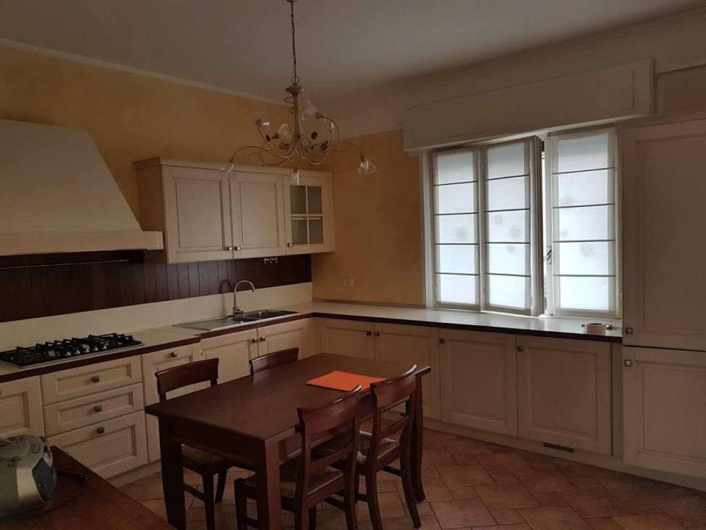 Casa indipendente a Carnago in via Cesare Battisti - Foto 4