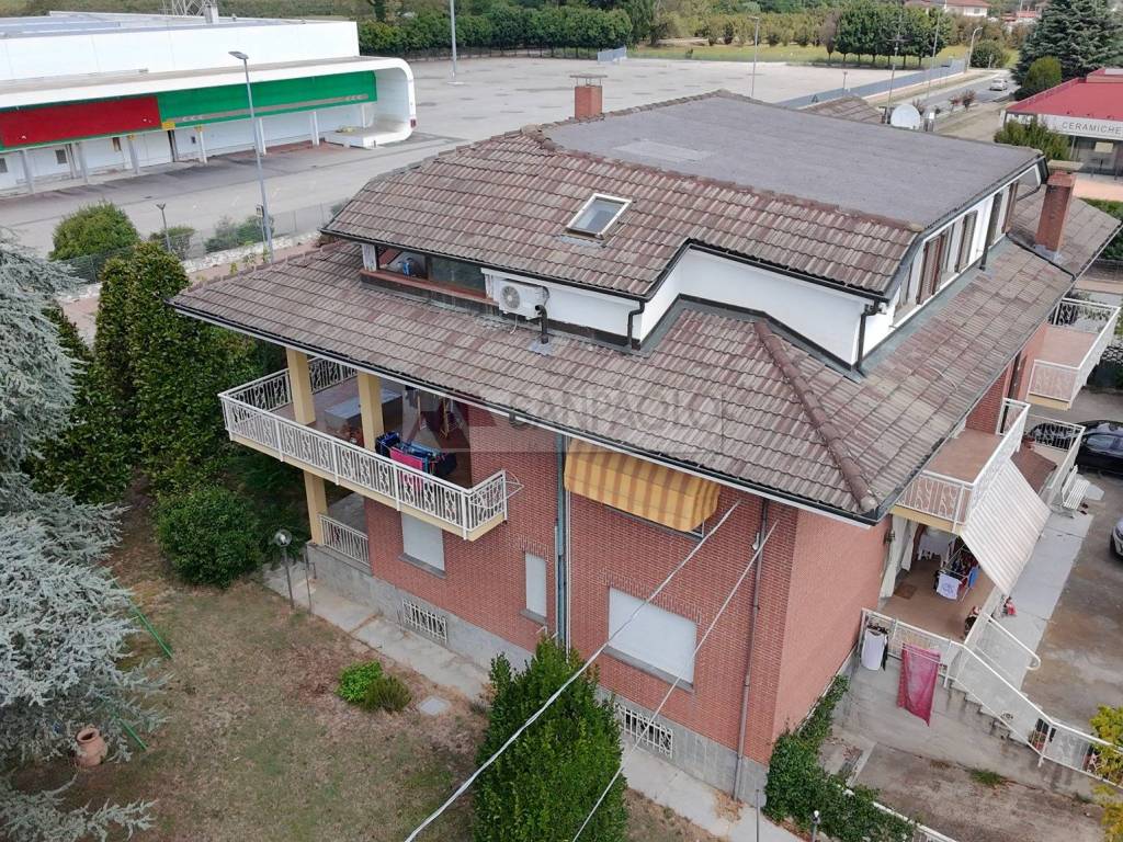 Appartamento a Castagnito in Via Alba, 32 - Foto 2