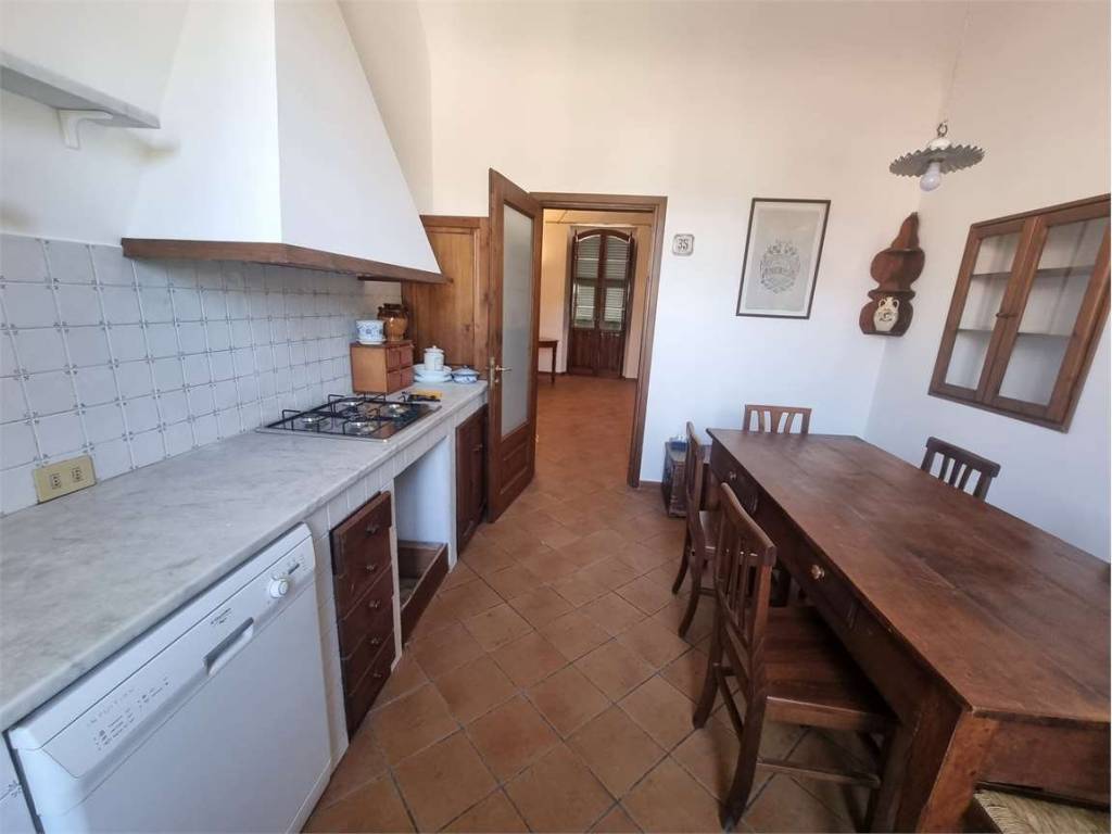 Appartamento a Sarzana in VIALE MAZZINI, 33 - Foto 2