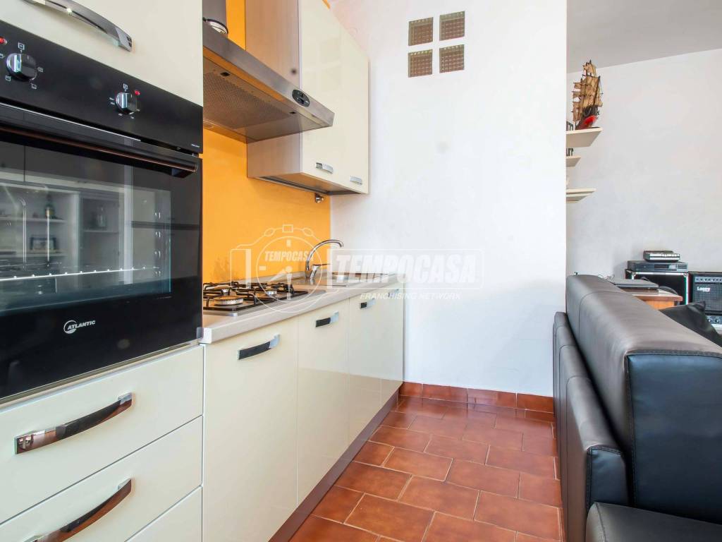 Appartamento a Gorla minore in Via Roma 28 - Foto 4
