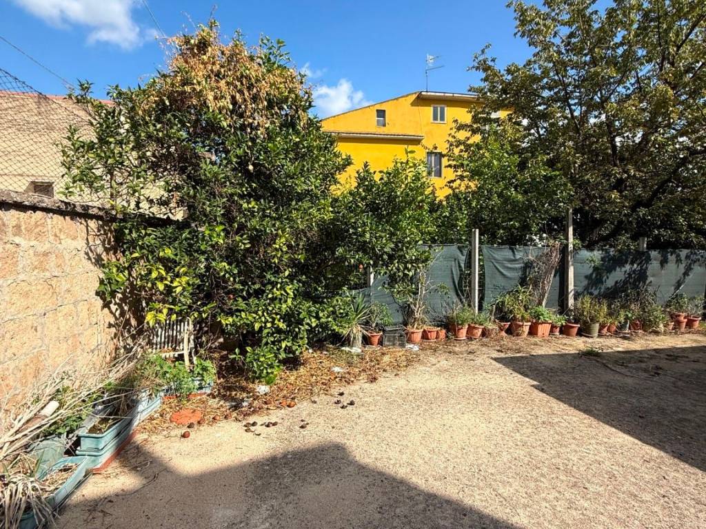 Terreno a Maddaloni in Via della Vigna, 33 - Foto 3