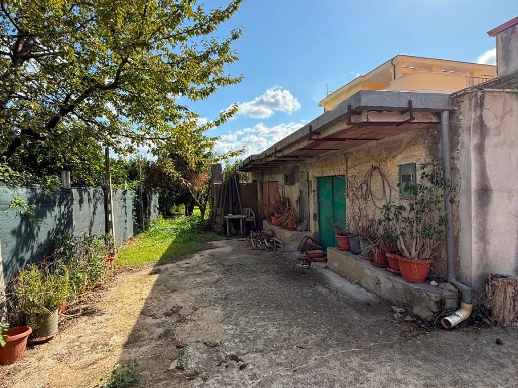 Terreno a Maddaloni in Via della Vigna, 33 - Foto 4