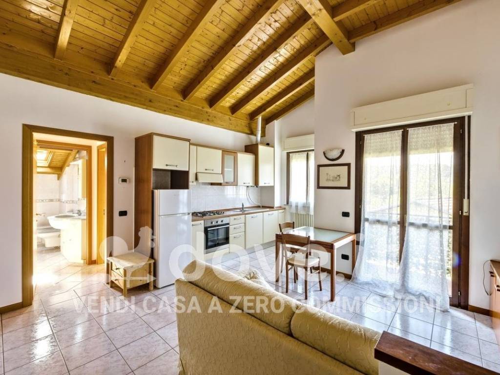 Appartamento a Luino in Via del Lavatoio, 9 - Foto 2