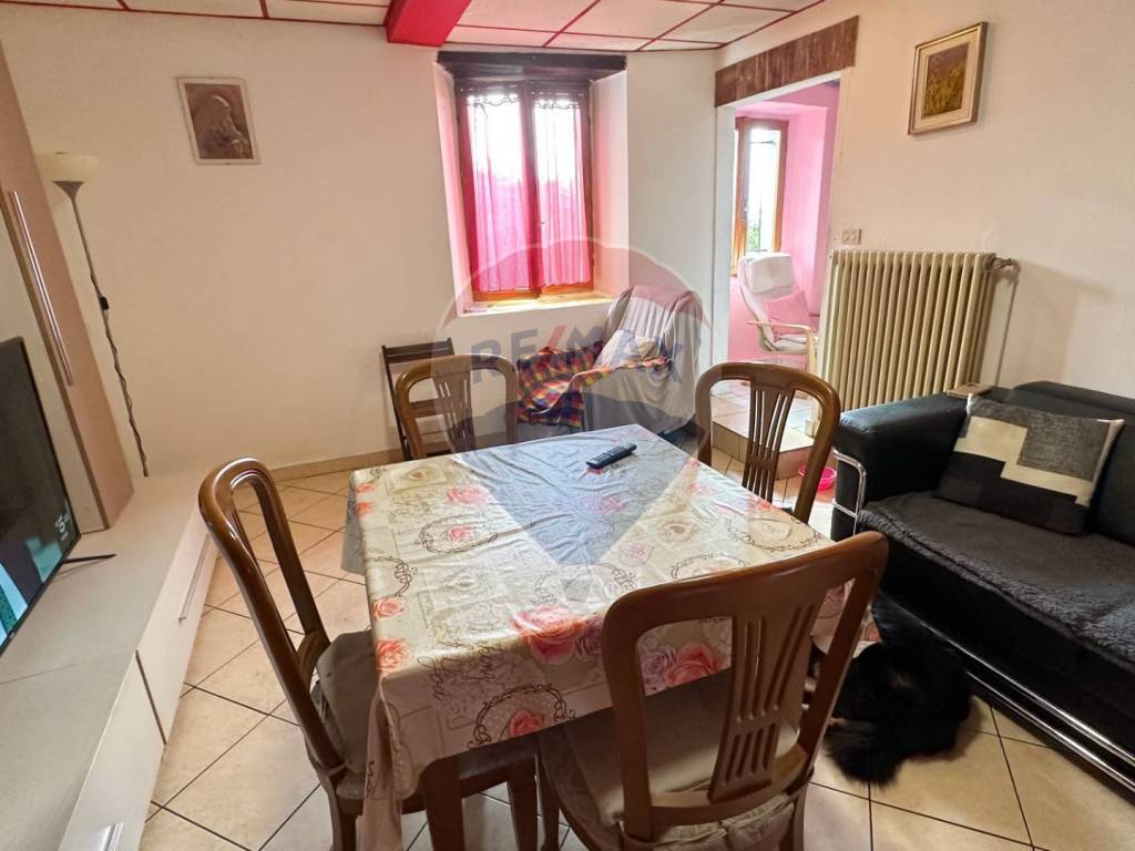 Appartamento a Luino in Vicolo Rebisello, 6 - Foto 4