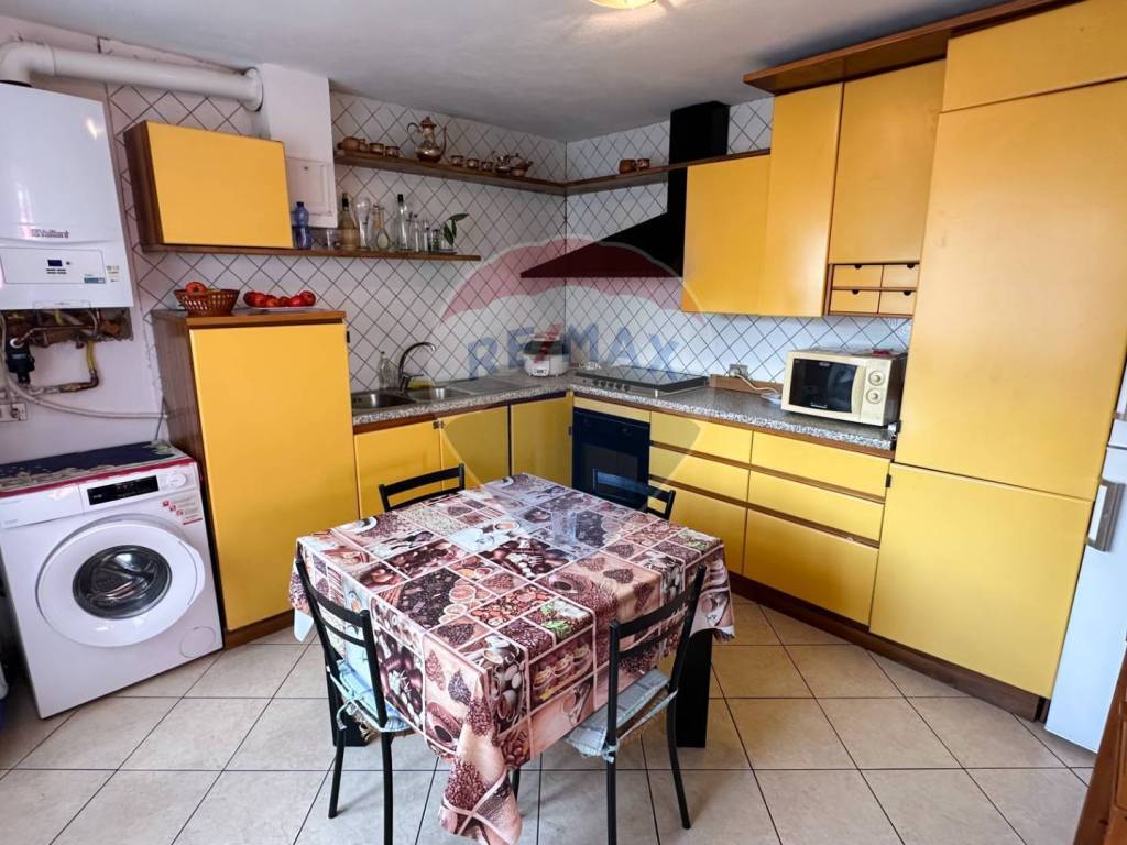 Appartamento a Luino in Vicolo Rebisello, 6 - Foto 5
