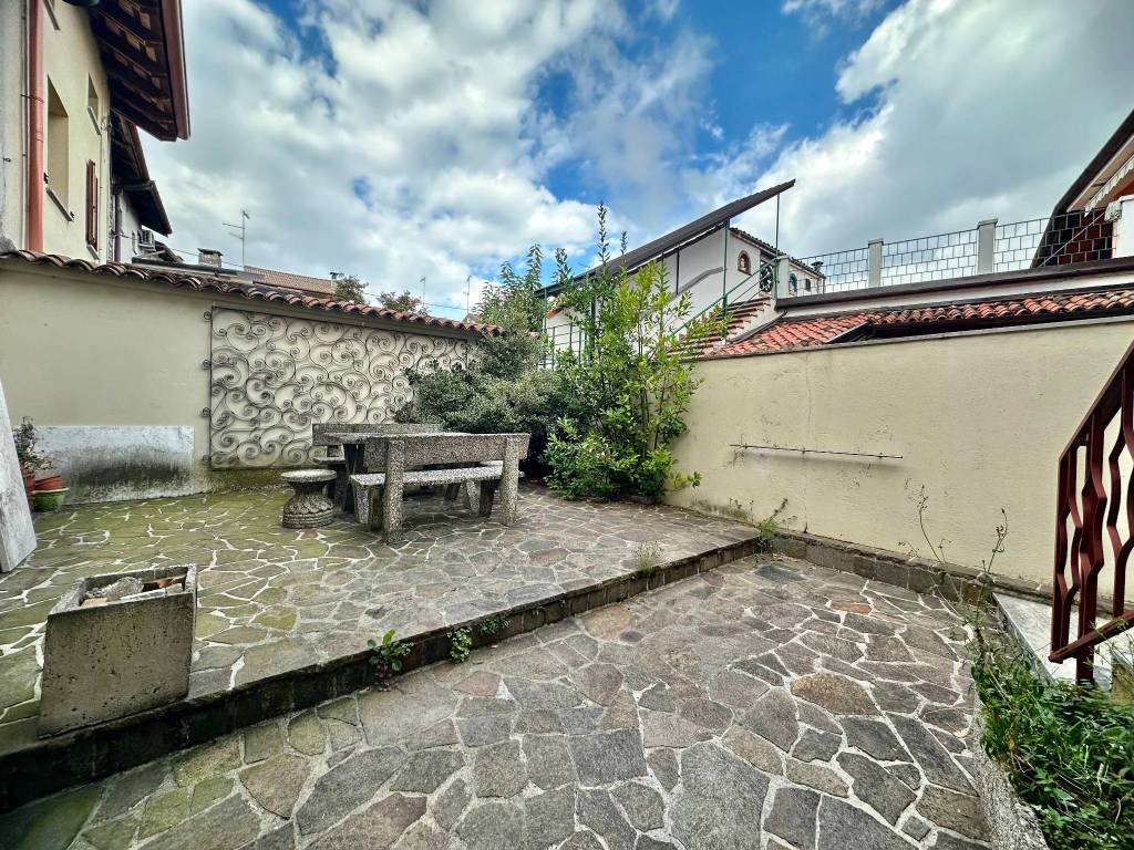 Casa indipendente a Tavagnacco in Via dei Martiri, 27 - Foto 2