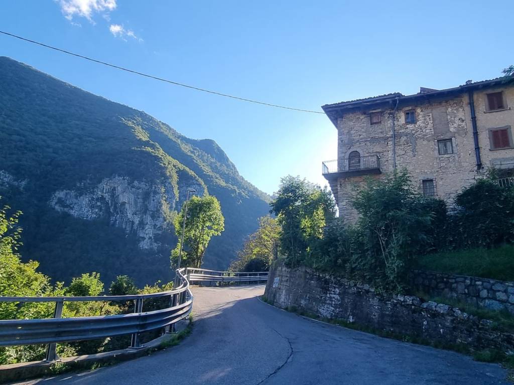 Casa indipendente a Val brembilla in Via Don V. Cortinovis - Foto 2