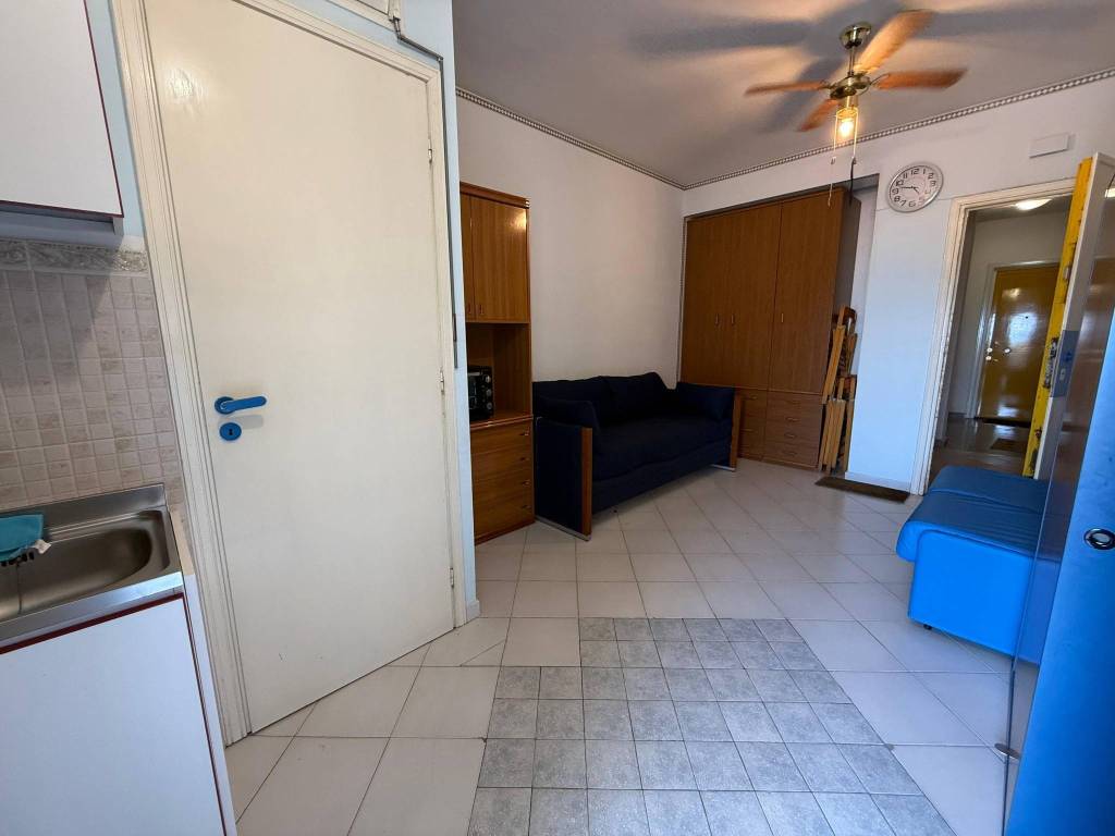 Appartamento a Margherita di savoia in Lungomare Cristoforo Colombo - Foto 2