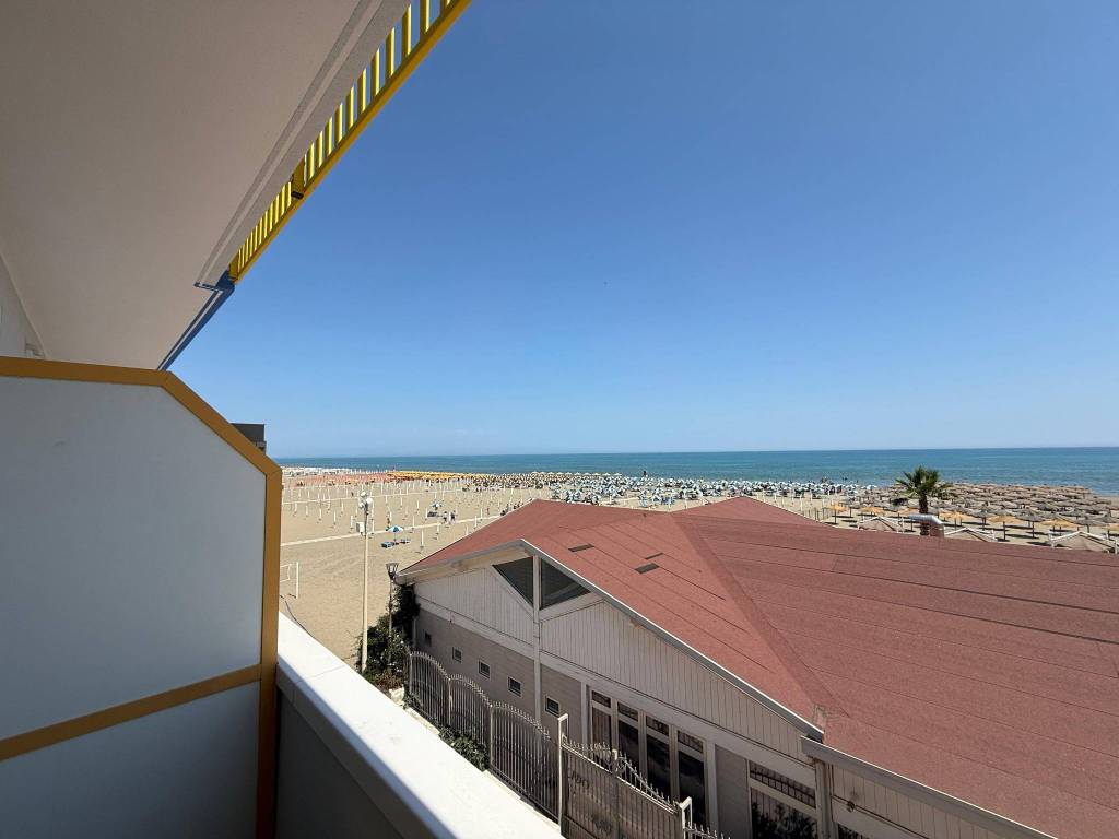 Appartamento a Margherita di savoia in Lungomare Cristoforo Colombo - Foto 3