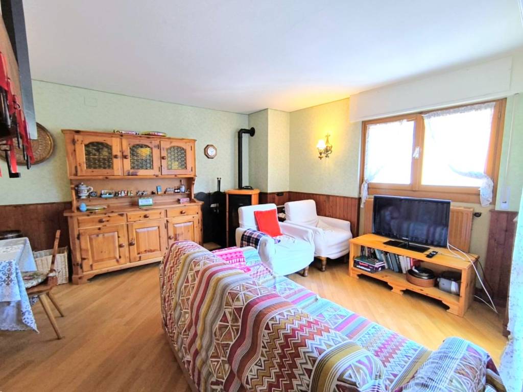 Appartamento a Chiesa in valmalenco in Via Nicolò Rusca - Foto 5