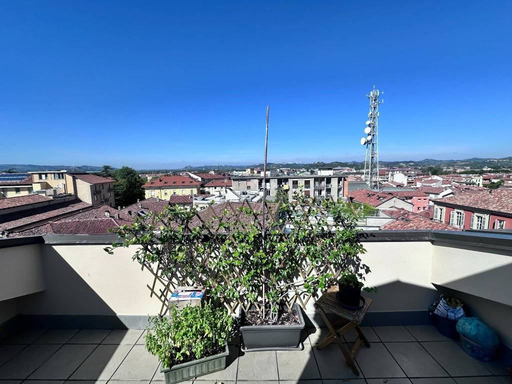 Appartamento a Alba in Via Vittorio Emanuele, 40 - Foto 3