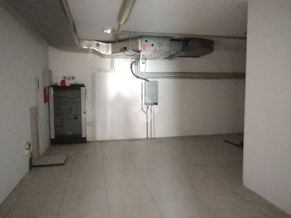 Immobile a Caronno pertusella in Piazza s. pertini, 72 - Foto 2