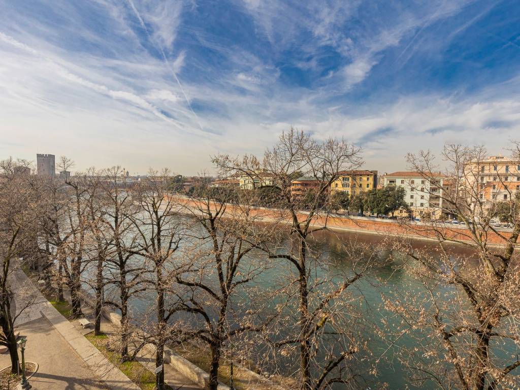 Attico / mansarda a Verona in Riva San Lorenzo, 5 - Foto 3