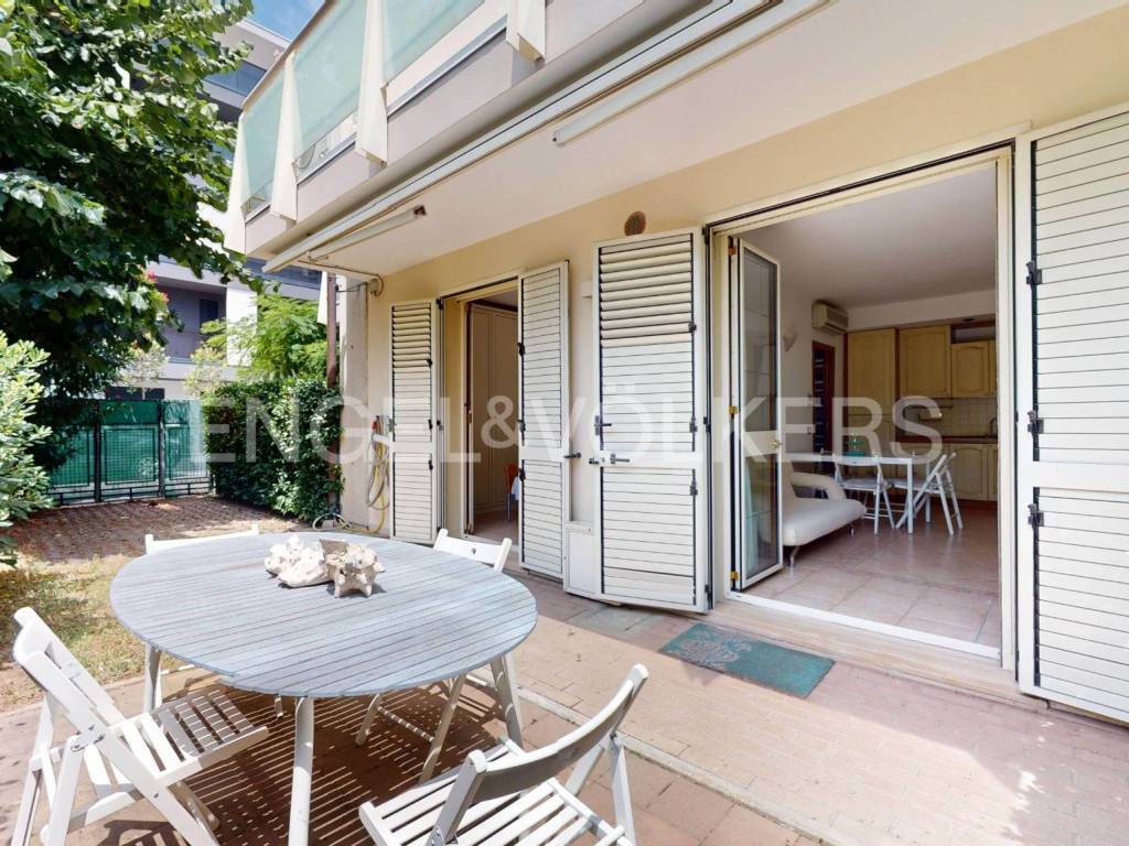 Appartamento a Riccione in Viale Dante Alighieri, 274 - Foto 2