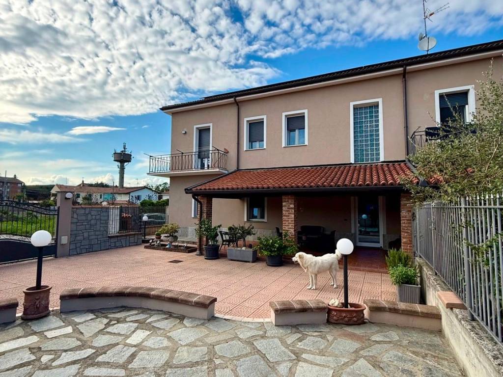 Villa a Crescentino in Viale Rimembranza, 8 - Foto 2