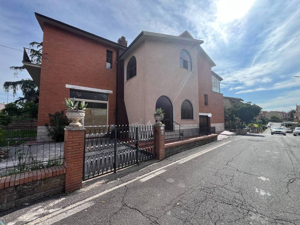 Appartamento a Pitigliano in Via Bognomini, 9 - Foto 2