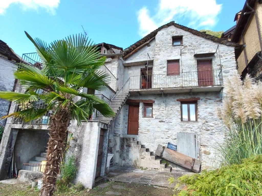 Villa a Valle cannobina in Via Roma, 9 - Foto 3