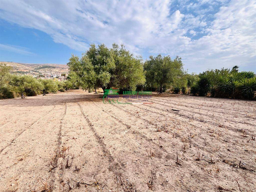 Terreno a Comiso in Via Biagio Tirone - Foto 2