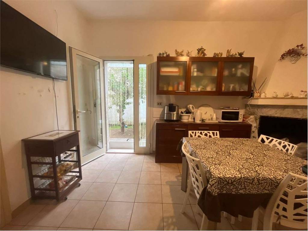 Casa indipendente a Francavilla fontana in VIA PUCCINI, 47 - Foto 2