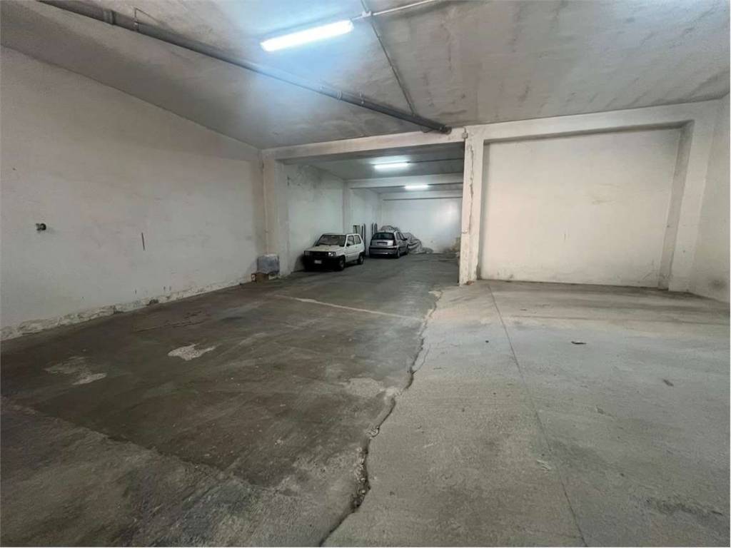 Box / garage a Francavilla fontana in Via Giuseppe di Vittorio, 4 - Foto 3