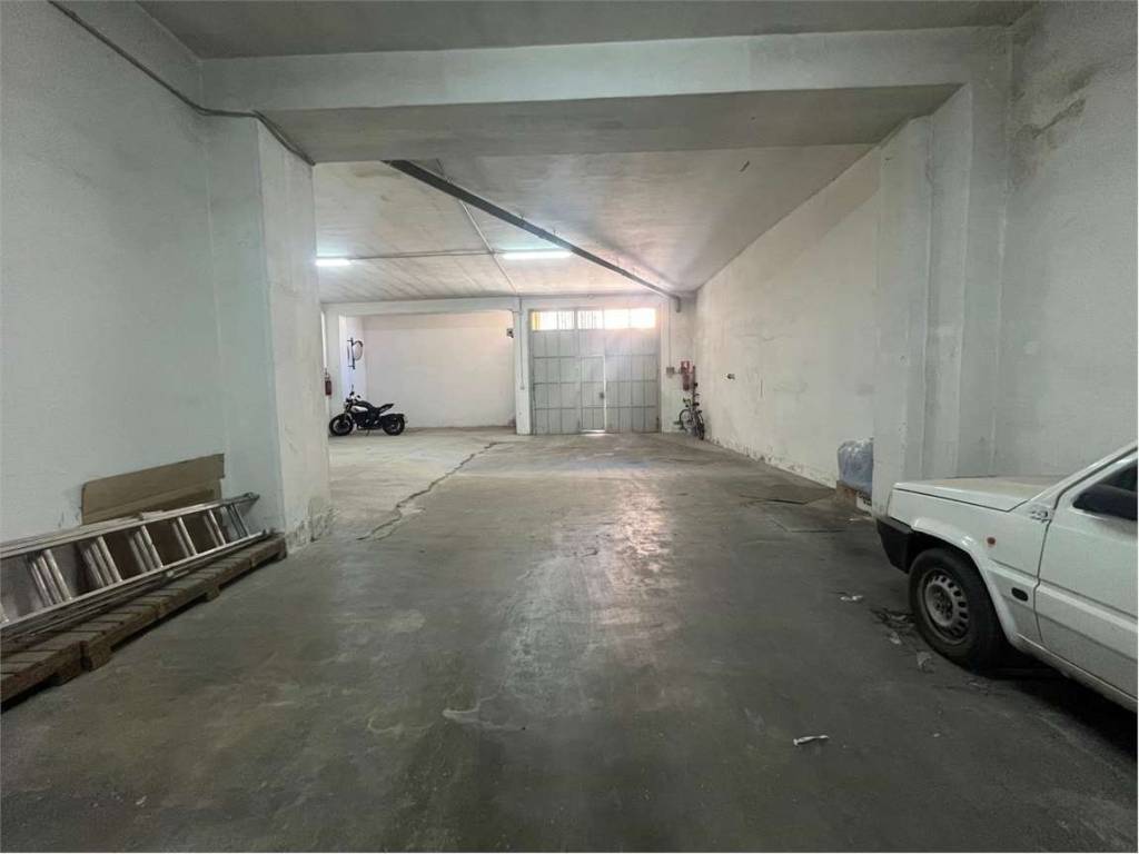 Box / garage a Francavilla fontana in Via Giuseppe di Vittorio, 4 - Foto 5