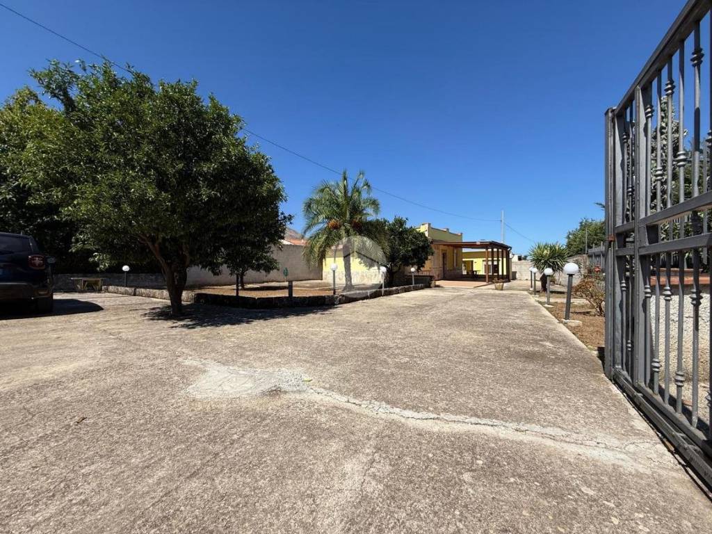 Villa a Carini in VIA ALDO MORO, 115 - Foto 2